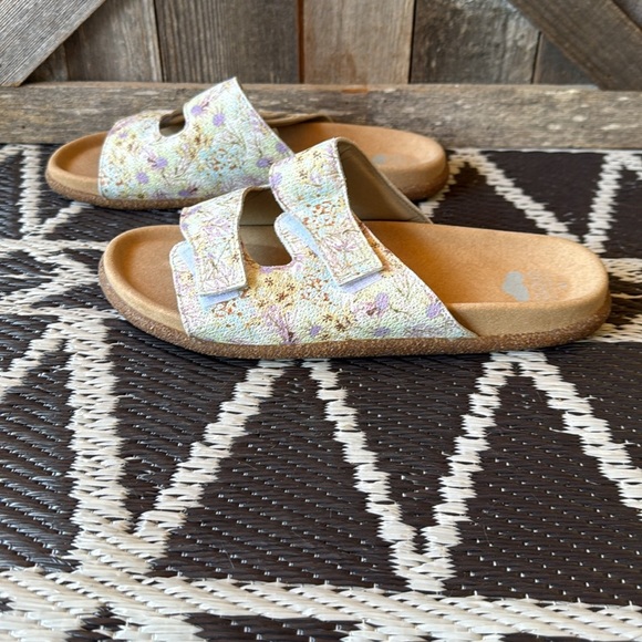 * NWOT* Cloud Footwear | Lavey Slide Sandal - Picture 4 of 8